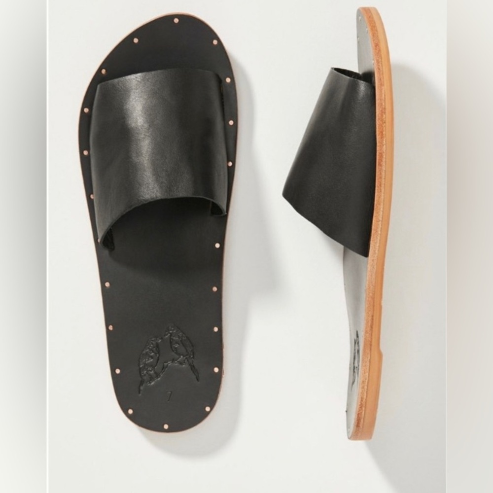 ISO: (in search of) Beek Mockingbird Sandals in Black size 8